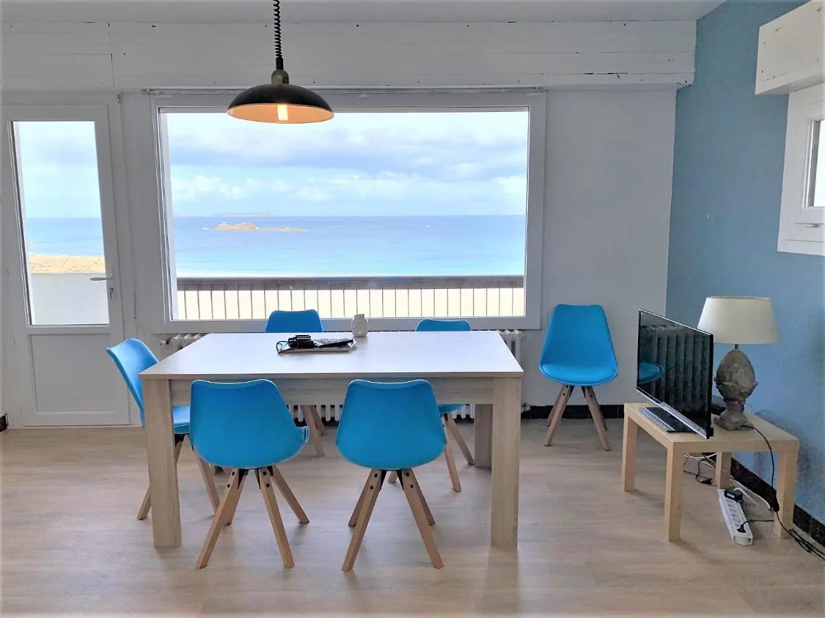 Appartement 2 Chambres Avec Superbe Vue Mer Sur La Plage De Trestrignel A Perros-Guirec - Ref 834