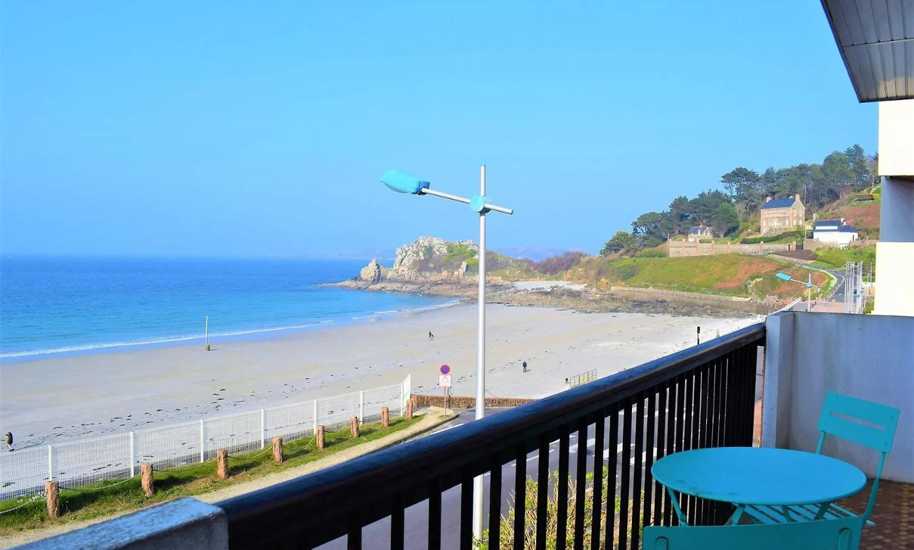 Appartement 2 Chambres Avec Superbe Vue Mer Sur La Plage De Trestrignel A Perros-Guirec - Ref 834 فرنسا
